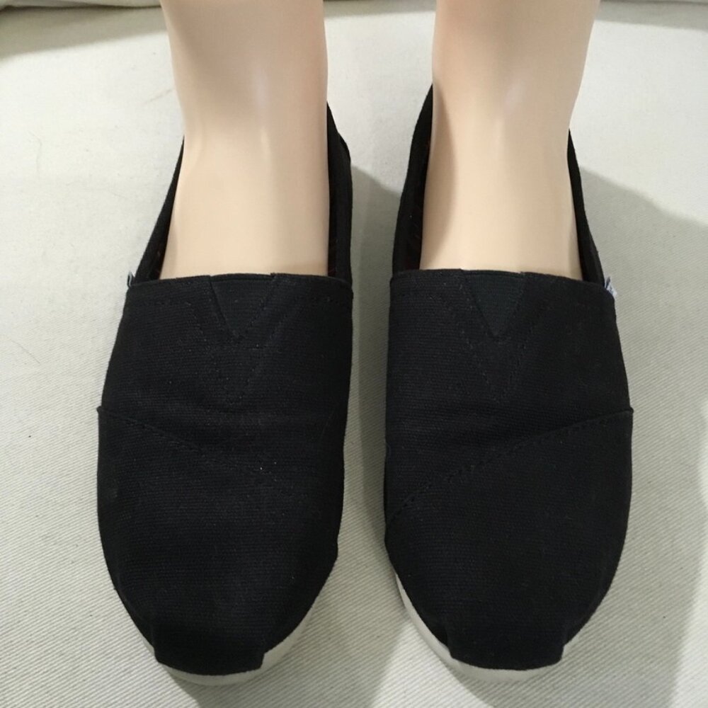 TOMS Classic Black Canvas Slip-On Shoe - Picture 3 of 8